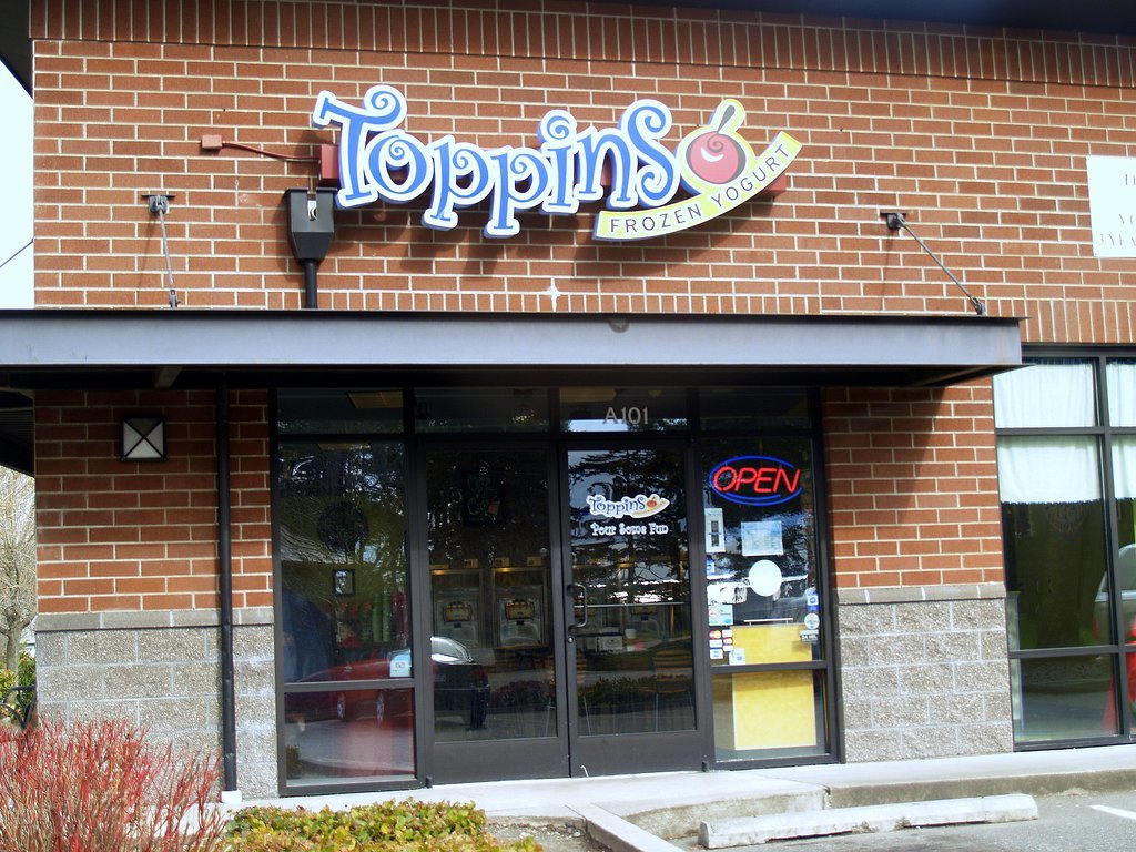 Toppins Frozen Yogurt